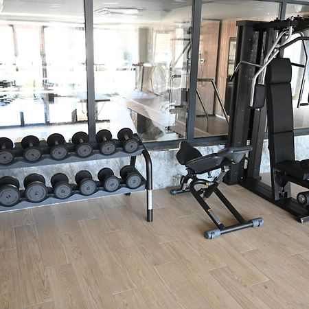 Aniroc Signature Hotel Αράντ Εξωτερικό φωτογραφία A gym